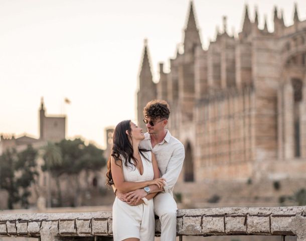 Couple Cathedral La Seu compressed scaled e1633336321289
