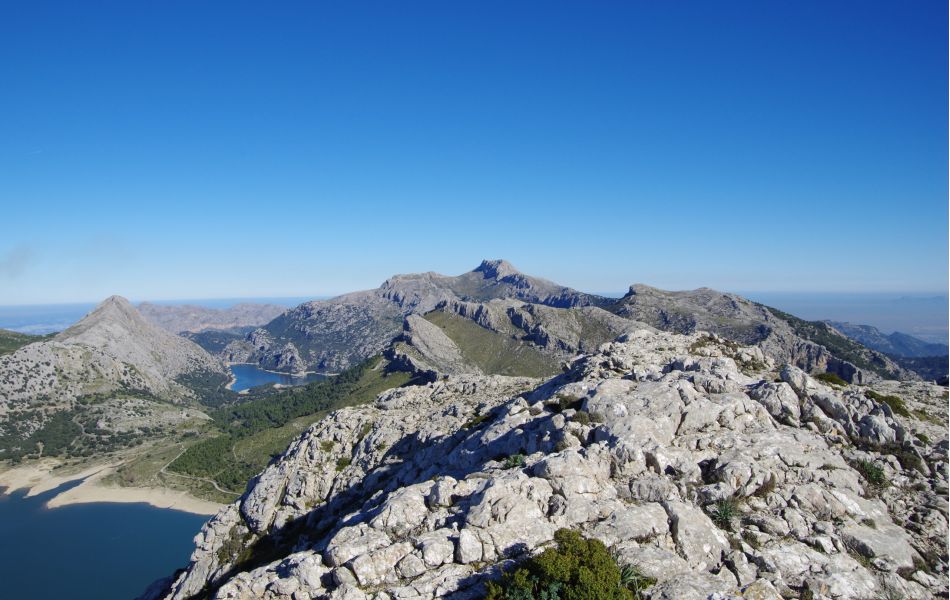 Hiking Mallorca with Jorn 2 scaled