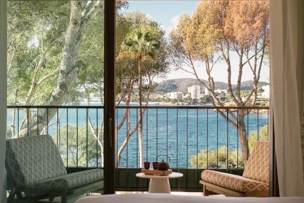 mallorca-stay-bedroom-sea-view-suite-terrace