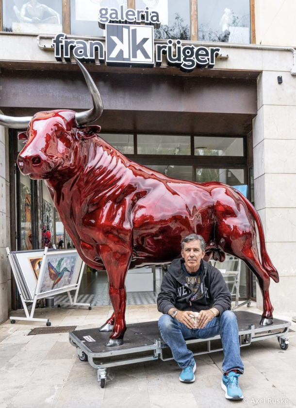 Bull statue Frank Kruger