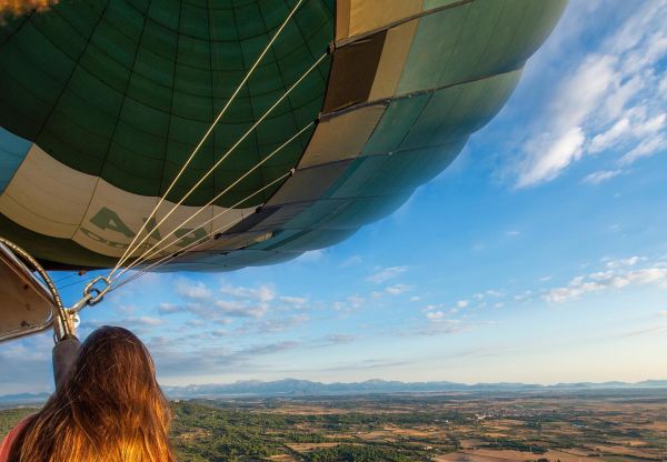 hot-air balloon tour mallorca what to expect