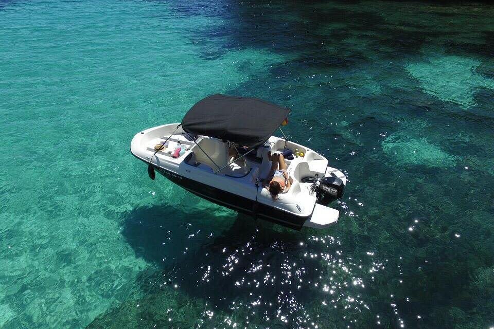 bare boat rental in santa ponsa area