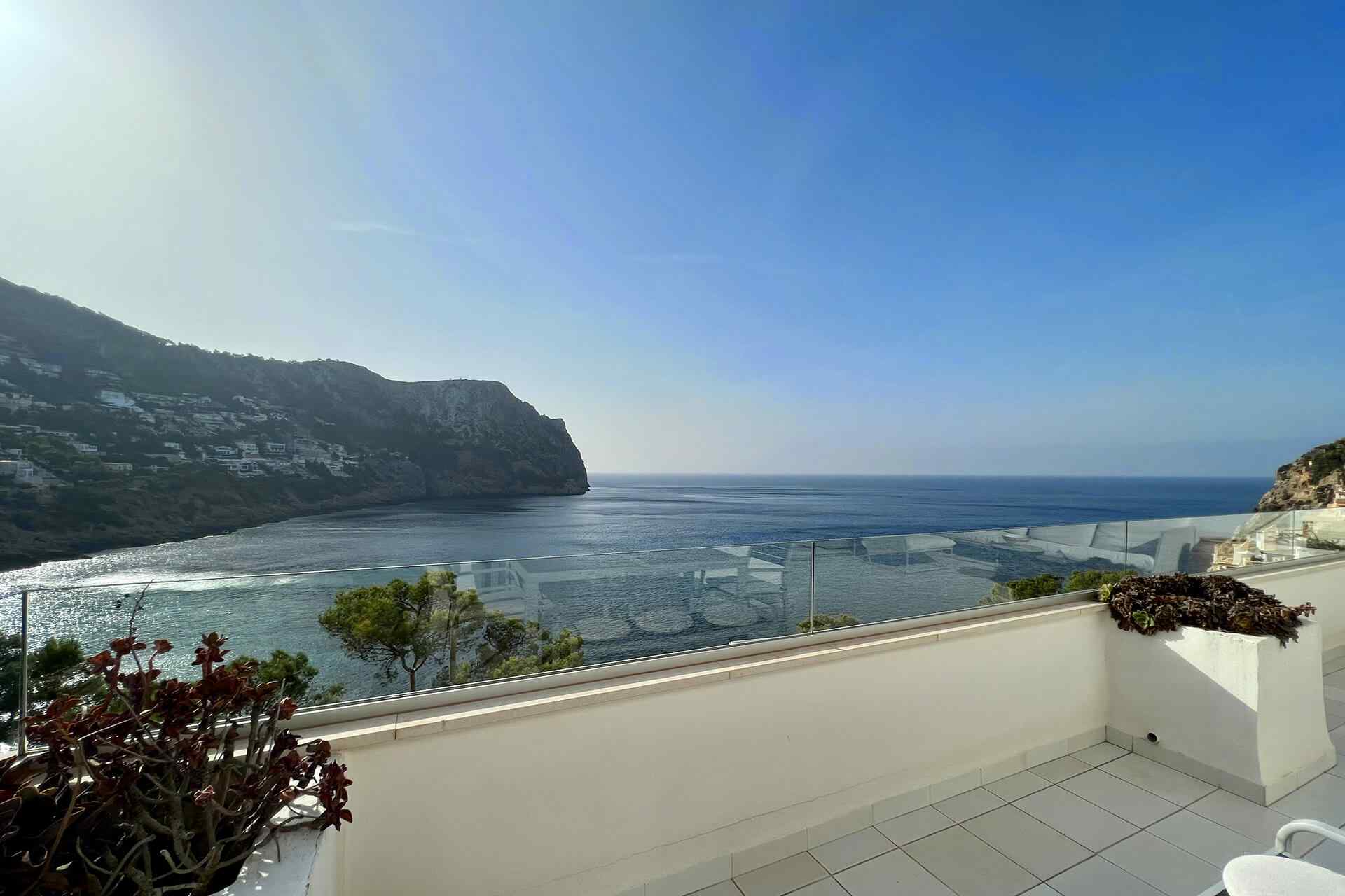 Apartment with sea view