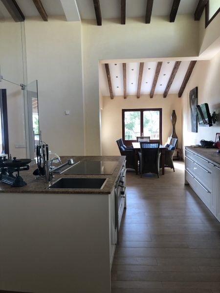 kitchen and dining room luxury villa mallorca 3791 scaled 4bffaec2