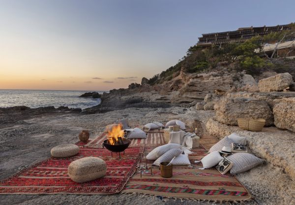 Bohemian Set up Rocky Beach scaled 83b33e93