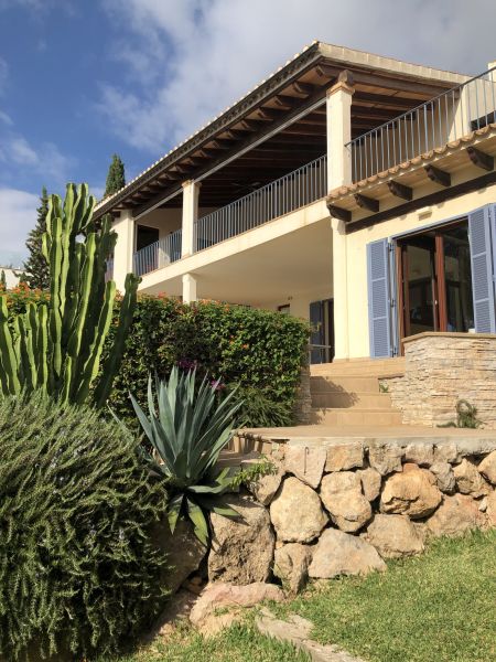 luxury villa for holiday rent and sale mallorca ext scaled 9b273a78