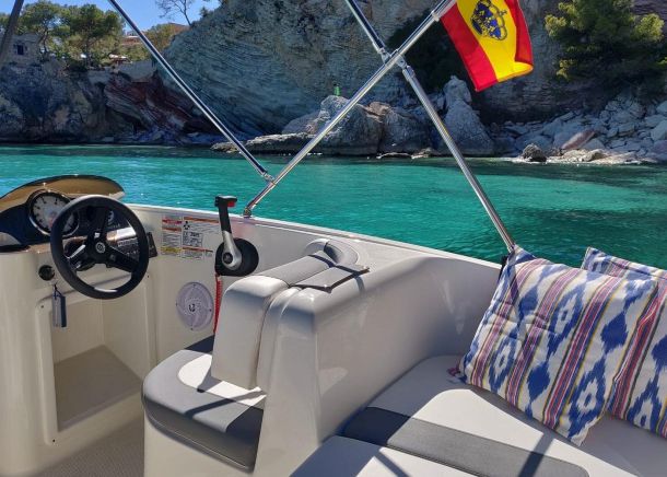 bare boat rental santa ponsa