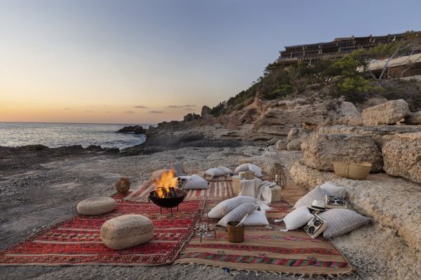 Bohemian Set up Rocky Beach scaled c931ed1e