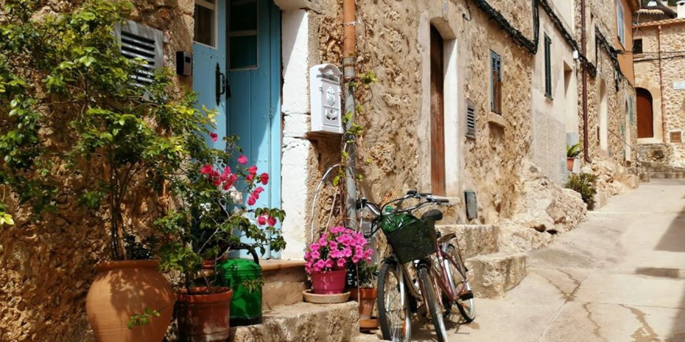 pollensa street e18cd048